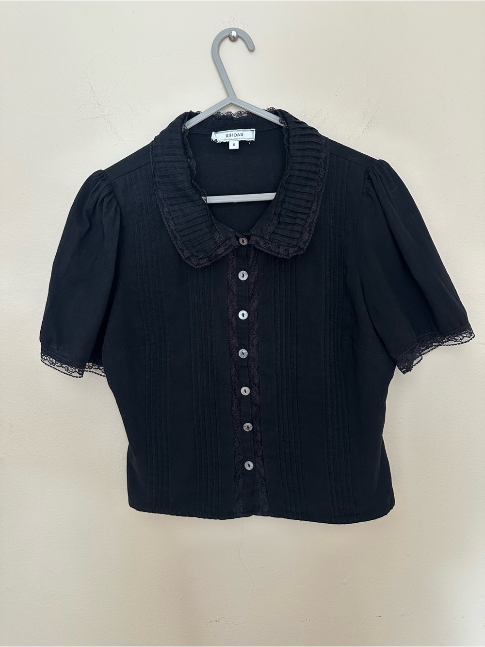 RIHOAS Black Lace Trim Peter Pan Collar Blouse Top Size Small NWOT